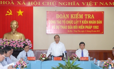 Landesweit gibt man Meinungen zur Verfassungsänderung ab