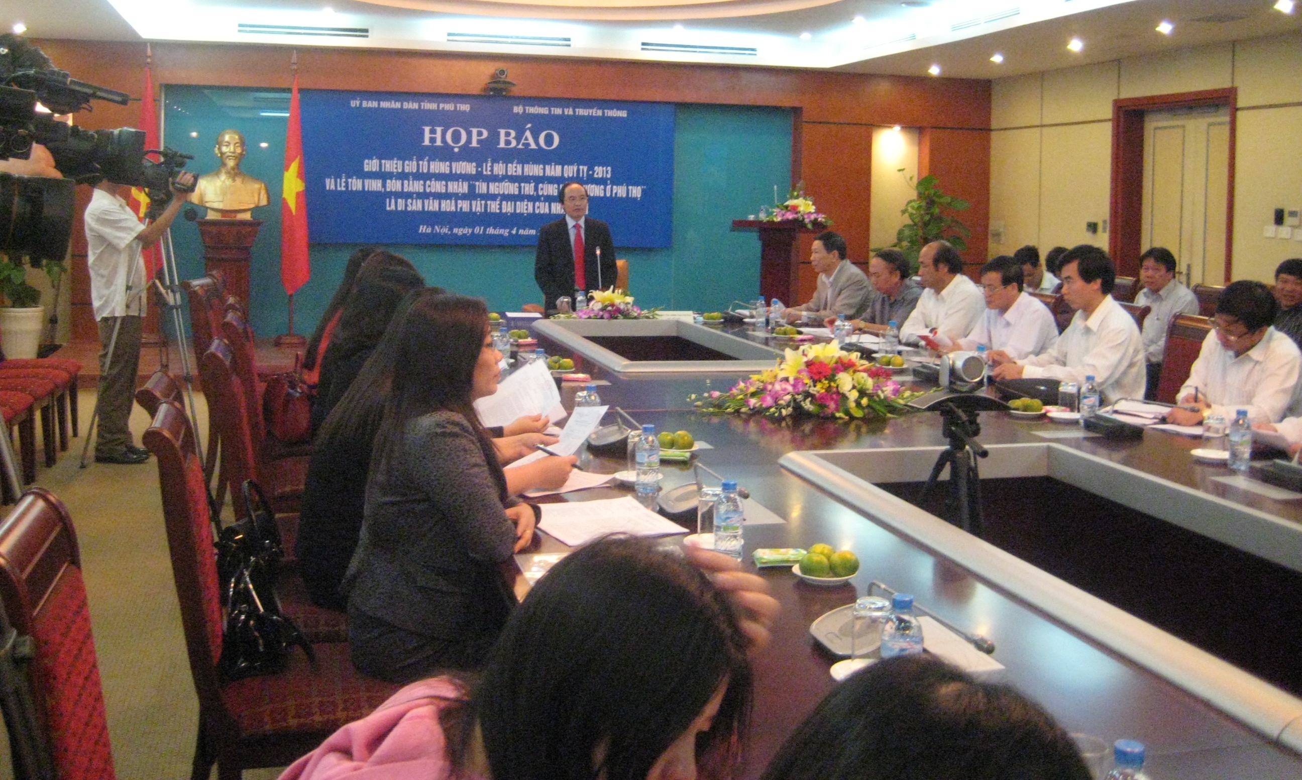 Provinz Phu Tho veröffentlicht Aktivitäten beim Fest des Hung-Könige-Tempels 2013