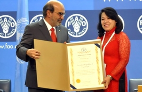 Auszeichnung der Vorbilder bei Armutsbekämpfung