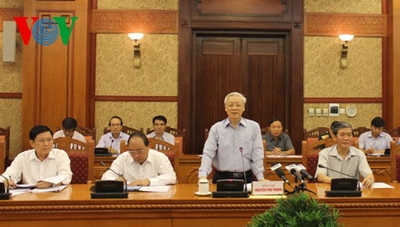 Fragen in Theorie und Praxis zur Erneuerung Vietnams gesammelt