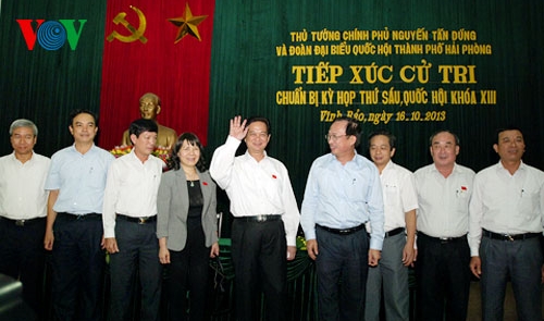Premierminister Nguyen Tan Dung trifft Wähler in Hai Phong