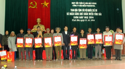 Versorgung armer Menschen anlässlich des Tetfestes