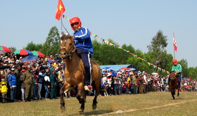 Feste in Hue, Phu Yen und Tuyen Quang eröffnet