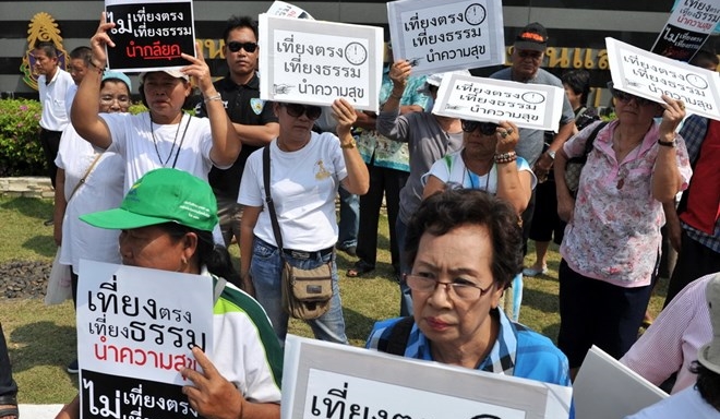 Thailand: Demonstranten umzingeln Gebäude der Regierungspartei