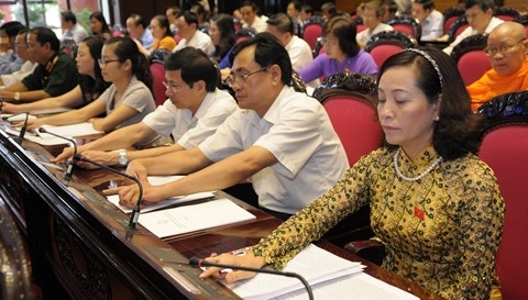 7. Parlamentssitzung der 13. Legislaturperiode: Die bedachten Entscheidungen