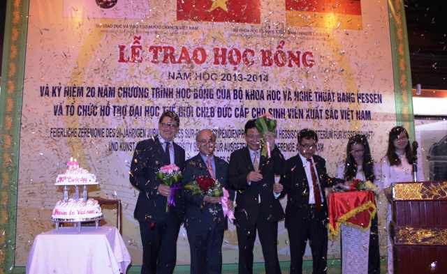 20 Jahre Stipendien des hessischen Wissenschaftsministeriums und des WUS für Studenten Vietnams