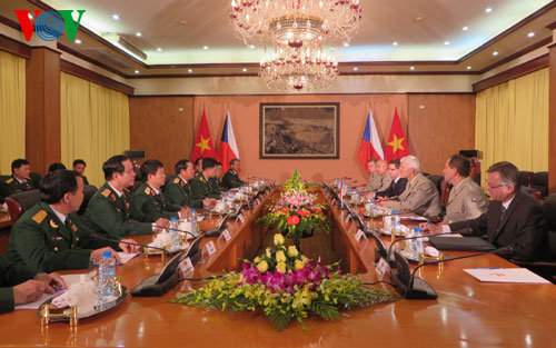 Kooperation in Verteidigung zwischen Vietnam und Tschechien verstärken