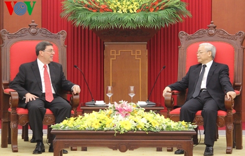 Vietnamesische Spitzenpolitiker empfangen Kubas Außenminister Parrilla