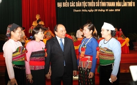 Vizepremierminister Nguyen Xuan Phuc nimmt an Konferenz der Minderheitsvölker in Thanh Hoa teil