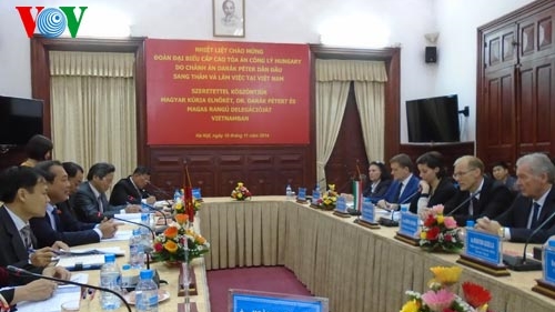 Hochrangiges Gespräch zwischen Obersten Gerichtshöfen Vietnams und Ungarns