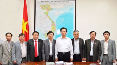 Premierminister Nguyen Tan Dung trifft Provinzleitung von Quang Tri