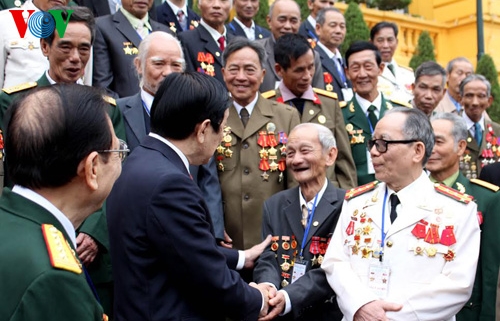Staatspräsident Truong Tan Sang trifft Delegation der 95-Einheit