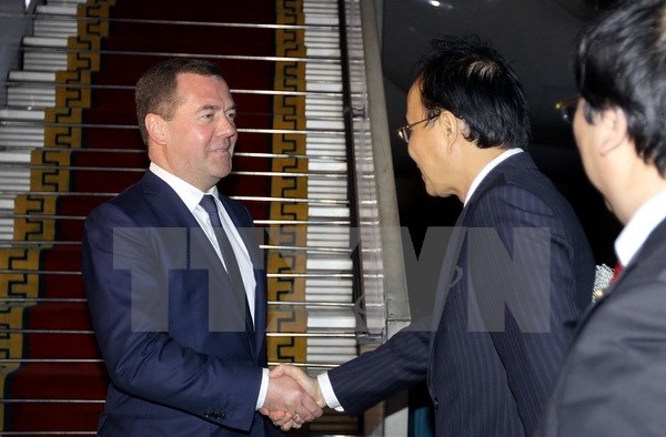 Russlands Premierminister Medwedew schließt seinen Vietnambesuch ab