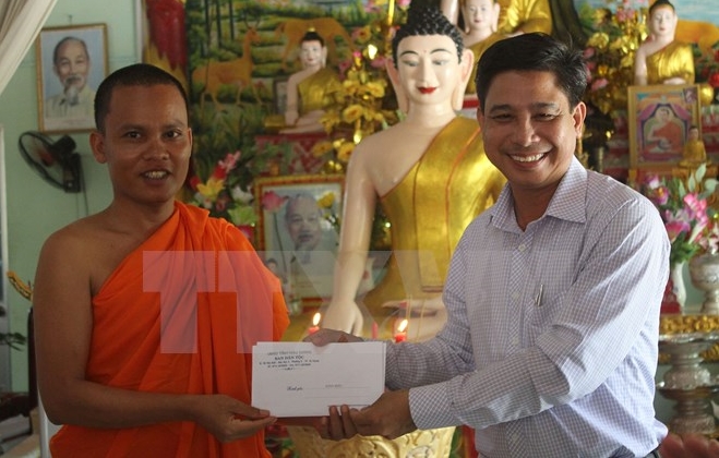 Verwaltungsstab für Südwesten beglückwünscht die Khmer in Hau Giang zu ihrem Neujahrsfest