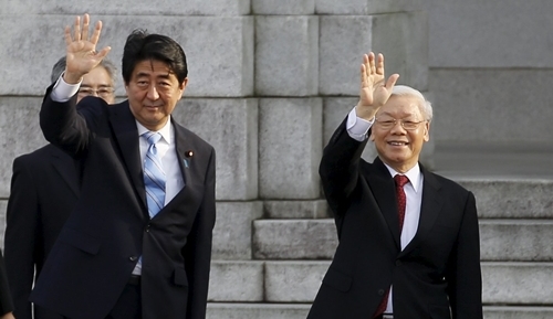 KPV-Generalsekretär und Japans Premierminister sprechen über Vietnam-Japan-Beziehungen