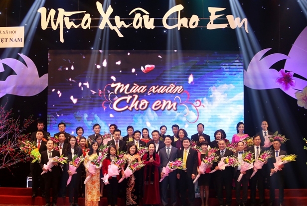 Fernsehprogramm „Der Frühling für Dich“ in Hanoi