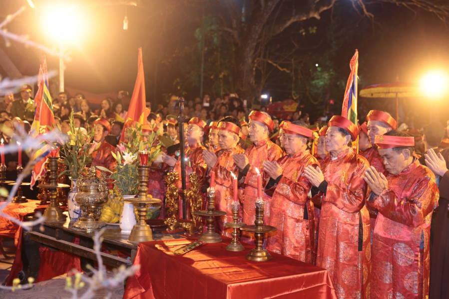 400.000 Stempel des Tran-Tempels werden an die Bevölkerung verteilt