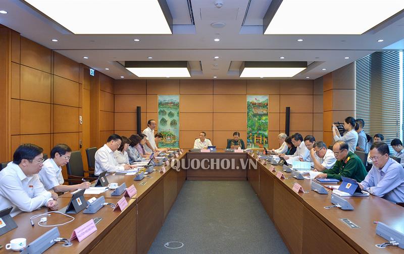 Parlamentssitzung: den Fünfjahresplan 2016-2020 gut zu verwirklichen