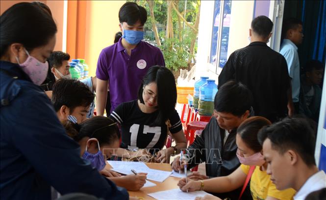 Eintausend Arbeiter in Da Nang spenden Blut