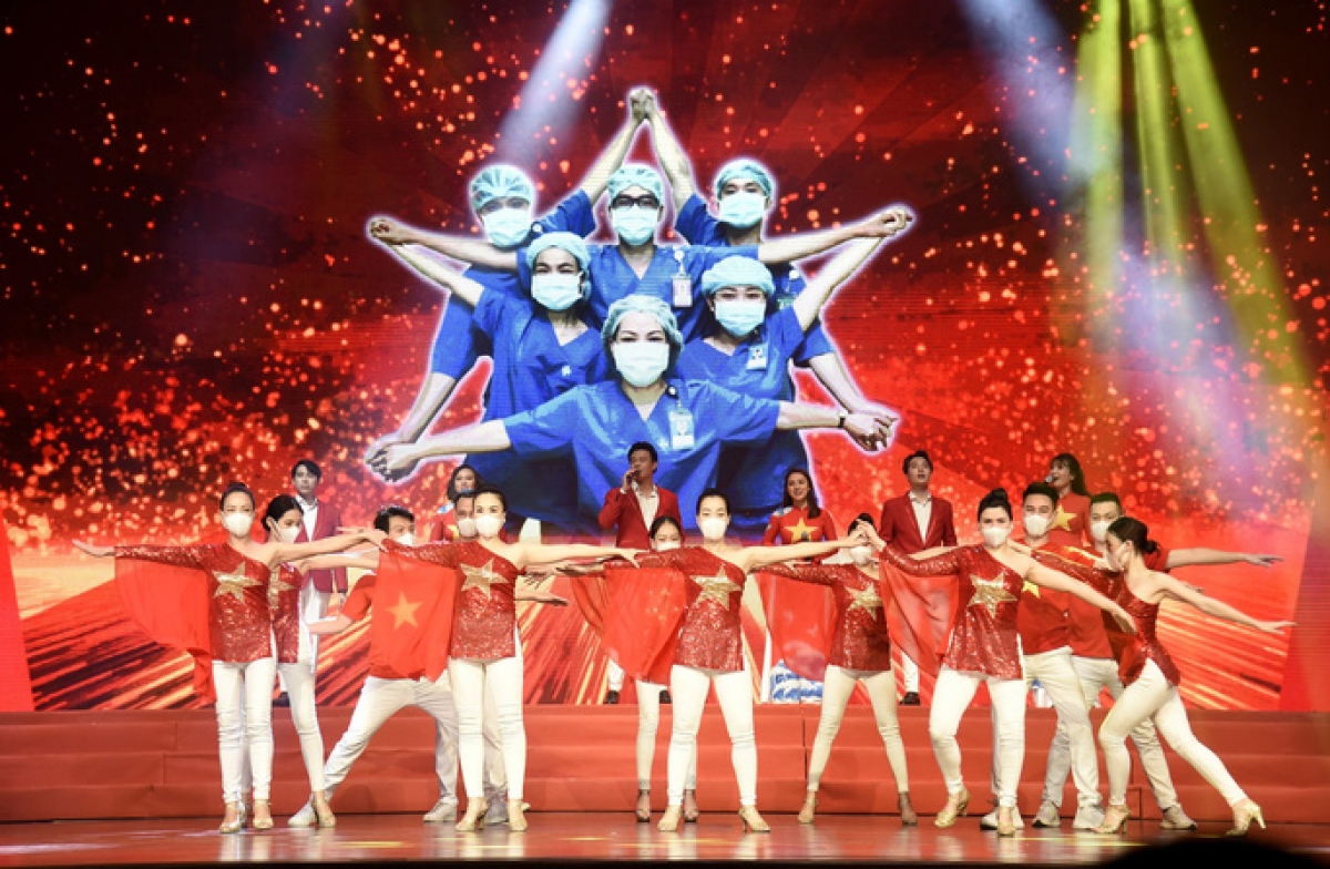 Hanoi veranstaltet das Programm zum Spenden für die Covid-19-Bekämpfung