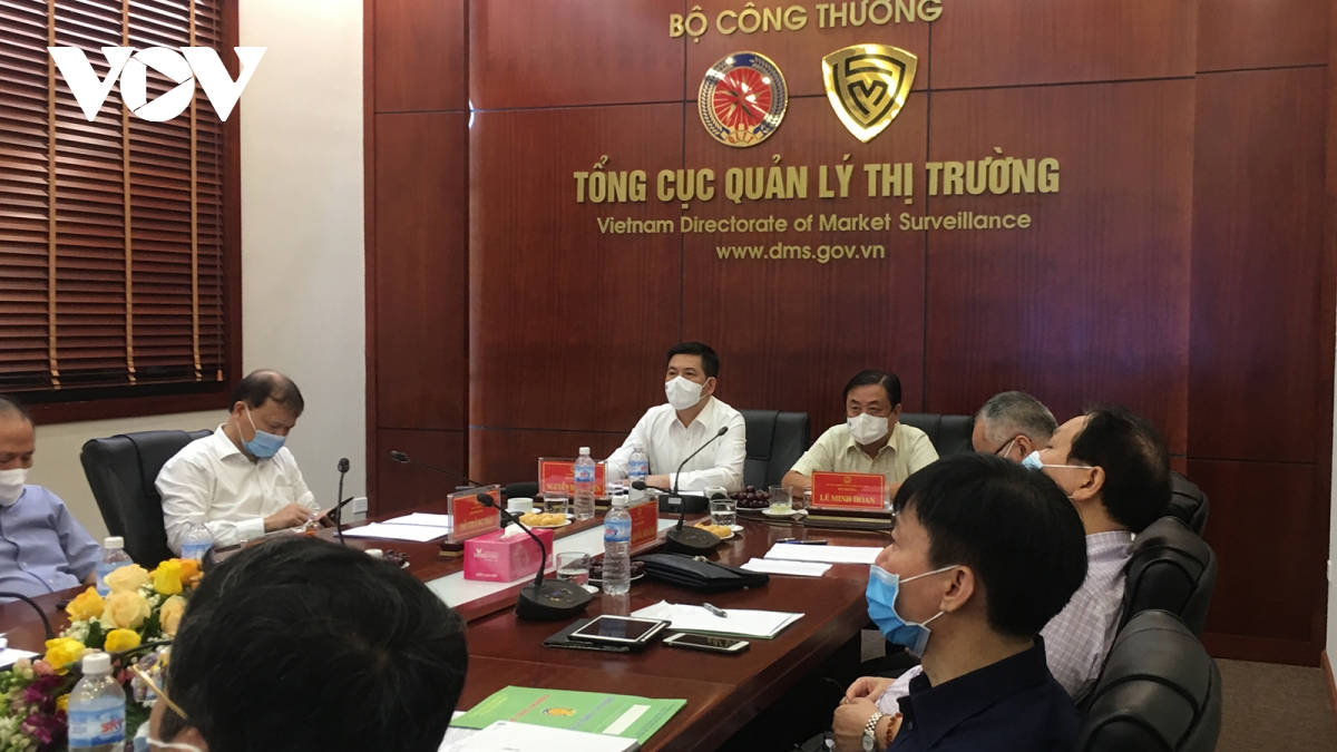 Ministerien beraten Maßnahmen, um Provinzen in sozialer Distanzierung mit Verbrauchsgütern zu versorgen