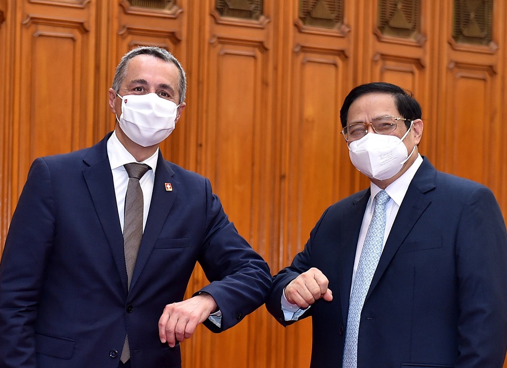 Premierminister Pham Minh Chinh trifft schweizerischen Vizebundespräsidenten Ignazio Cassis