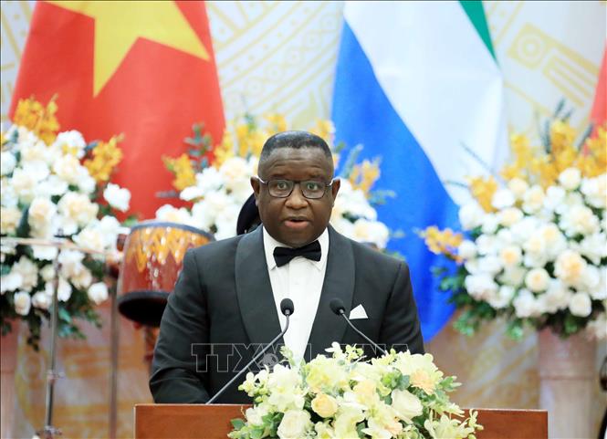 Präsident von Sierra Leone schließt seinen Vietnam-Besuch ab