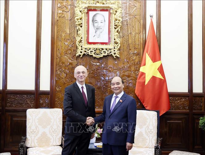 Der Staatspräsident empfängt neue Botschafter aus Kroatien und dem Senegal