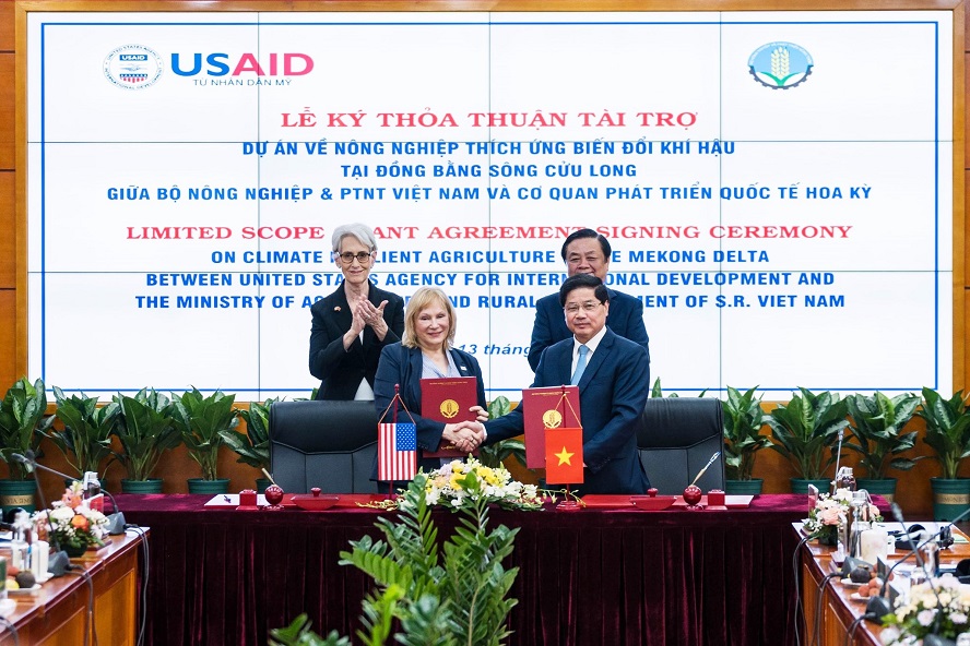 USAID arbeitet mit Landwirtschaftsministerium bei Anpassung an den Klimawandel im Mekong-Delta zusammen