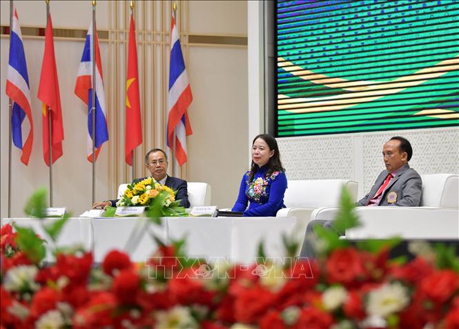 Vizestaatspräsidentin Vo Thi Anh Xuan trifft vietnamesische Gemeinschaft in Udon Thani