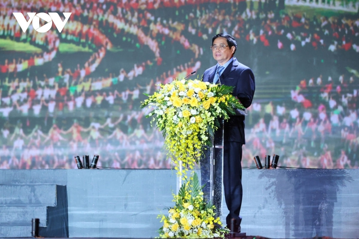 Der Premierminister nimmt an der Feier zum Empfang der UNESCO-Urkunde für die Xoe-Tanzkunst der Thai teil