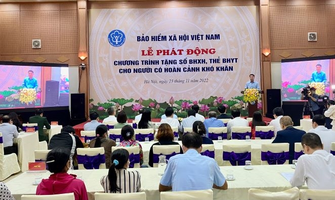 Sozial- und Krankenversicherung für Menschen aus schwierigen Verhältnissen