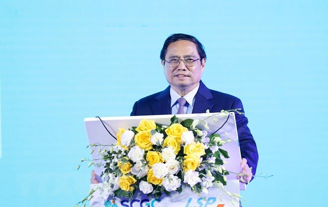 Premierminister Pham Minh Chinh nimmt an Einweihung der Ölraffinerie Long Son teil