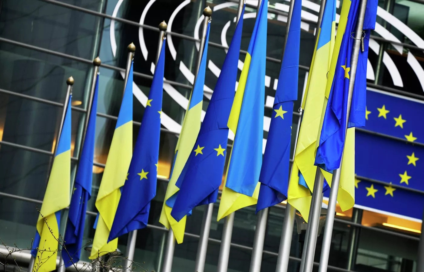 EU-Kommission empfiehlt Beitrittsverhandlungen mit der Ukraine und Moldau