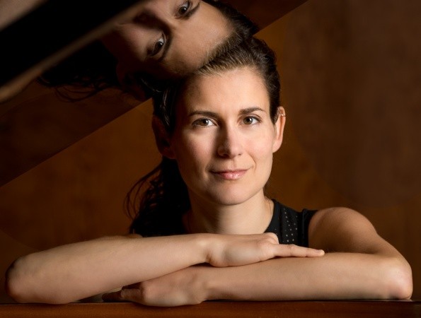 Sun Symphony Orchestra und Pianistin Anna Polonsky treten bei „Let Her Shine“ auf