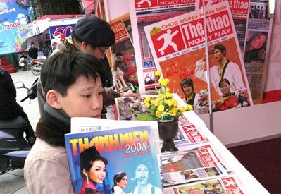 Vietnamesische Zeitungen zum Neujahrsfest Tet im Rückblick