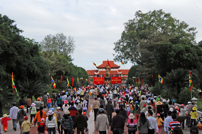 Eröffnung von Frühlingsfesten im ganzen Land