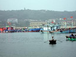 Das Jugenddorf auf der Insel Bach Long Vi früher und heute