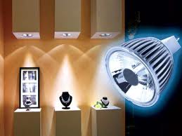 Arbeiter in Hanoi engagieren sich für die Kampagne für Stromsparsamkeit