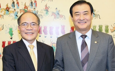 Gespräch zwischen Parlamentspräsidenten Vietnams und Südkoreas