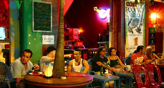 Nacht in der “Westlichen Straßenzone”