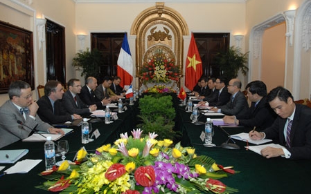 Außenminister Minh trifft seinen französischen Amtskollegen Fabius