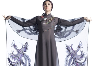 Ao Dai-Show im französischen Schloss Chambord