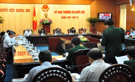 Ständiger Ausschuss diskutiert Gesetzesentwurf über staatliche Investitionen