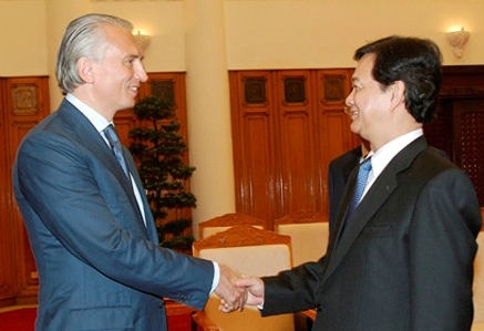 Premierminister Dung trifft Generaldirektor von Gazprom Neft Dyukov