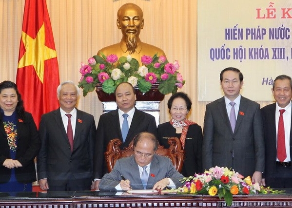 Parlamentspräsident Hung bestätigt neue Verfassung