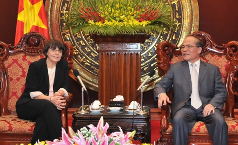 Parlamentspräsident Hung trifft Vize-Chefin des italienischen Unterhauses Sereni