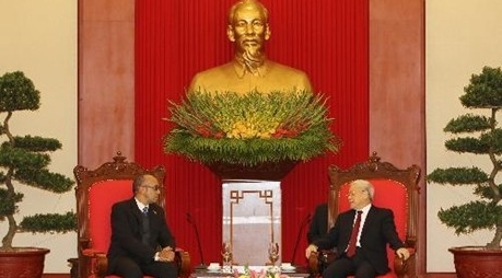 KPV-Generalsekretär Trong trifft den neuen Botschafter Kubas Diaz