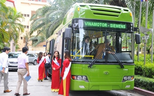 Hybridbusse werden zur Emissionsreduzierung in vietnamesischen Städten beitragen