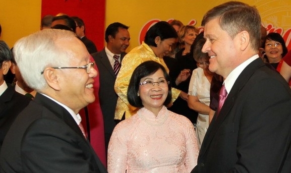 Behörde von Ho Chi Minh Stadt trifft Verteter ausländischer Vertretungsbüros